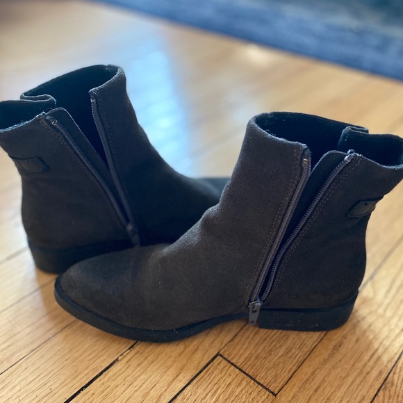 SIZE 6 COUGAR WATERPROOF BOOTS - Picture 2 of 8